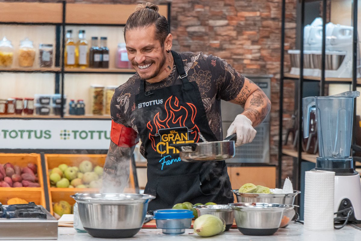 AslyBaca's tweet photo. 🤭¡Lograron destronar al "Reality"!
El nuevo formato de Latina ha sorprendido a muchos peruanos con el programa de cocina "El Gran Chef"

¿Creen que esta nueva pareja durará?
Mira la nota completa aquí 👇👇👇
https://t.co/UQwwfBX1XO

#EstoEsGuerra #ElGranChef #PorogramaPeruano https://t.co/jo8llY0Ej7