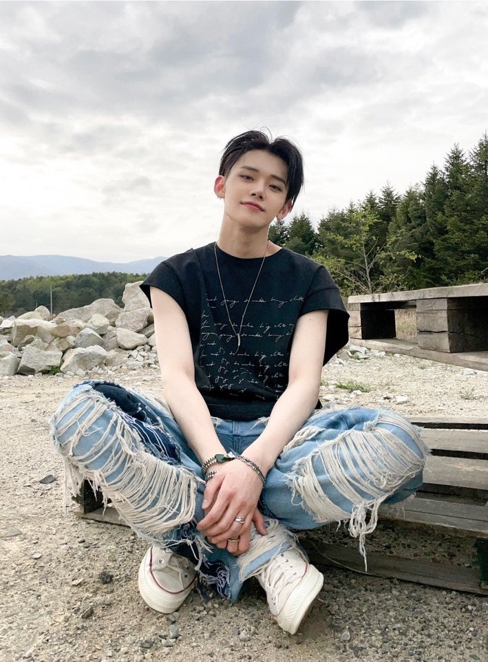 yeonjunHD's tweet photo. THIS YEONJUN LOOK!!! https://t.co/TKRdJQ5Hi2