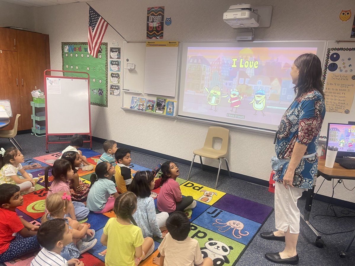 Met this wonderful lady and educator <a href="/TrishJarboe/">Trish Jarboe</a> during summer school <a href="/Reed_Elementary/">Reed Owls</a> !  How blessed students are to be enriched by her.🤩  The classroom is so inviting I have to make frequent stops😃🎼🎶 #AllenBest #SummerLearning
