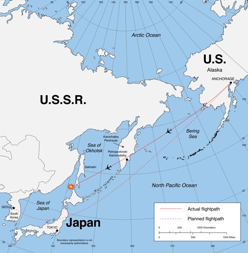 「この上空は危険だからどの飛行機も皆避けてるんだよ。昔、航路を外れて近づいた大韓航」|さちみりほ@エリザベス配信中のイラスト