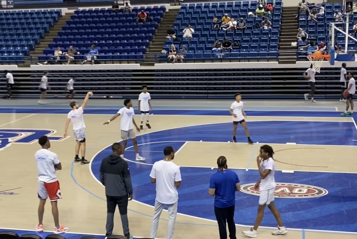 BoMorse3's tweet photo. Thank you Tennessee State, @coachpenny1, @RussWillemsen and the entire men’s basketball roster for inviting me and hosting an amazing camp on June 10th. It was a great experience and was very competitive! https://t.co/BR6pRPecCn