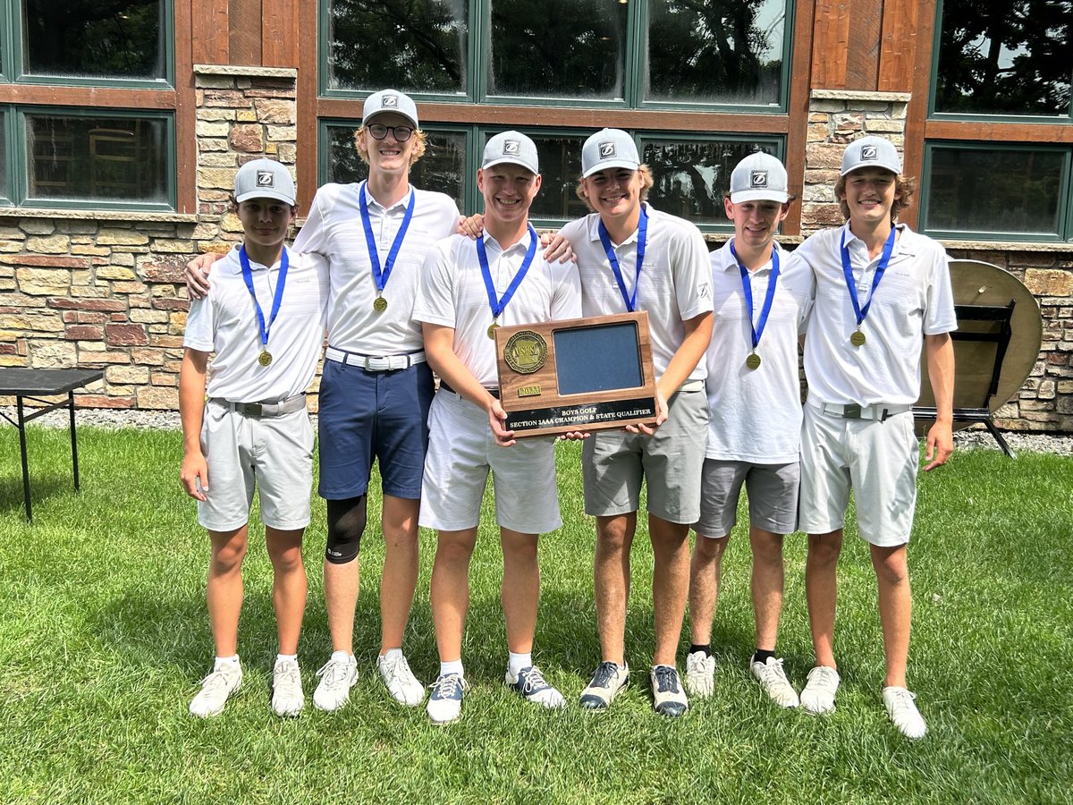The Lightning golf team find the podium for the 2nd time in 3 years at state finishing in 3rd place shooting 610! Rohlwing leads the way firing an even par 144, 6th place. Congrats to seniors Rohlwing, Wanous, Hanson, Cords and Kisch who go out in style at Bunker Hills yesterday!