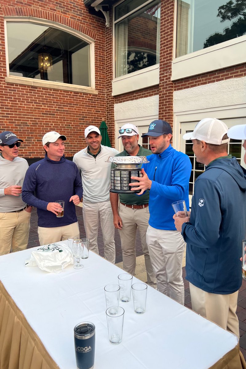 cjamesp01's tweet image. today at work I watched this group of normal dudes absolutely dismantle certified pga professionals… and yes they all took turns drinking from ‘the cup’ 😂 #chicagogolf