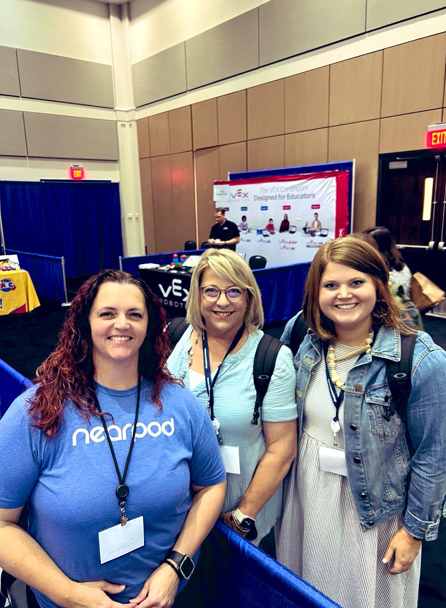 TeamCramer1's tweet photo. Loved running into our Nearpod friends in the Expo Hall at #AETC! This rockstar supported our @nearpod Math pilot this past spring! @NearpodErixon @NearpodJohn See you at ISTE! https://t.co/ZdM5bctfUX