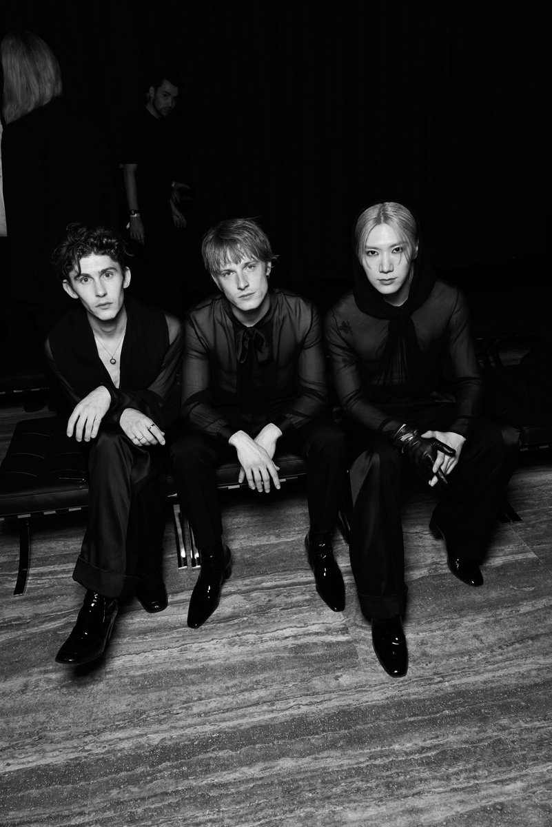 ElleMenThailand's tweet photo. เก็บภาพสุดเอ็กคลูชีฟของ เตนล์ ชิตพล มาฝากชาวแอลเมนกับโททัลลุคและบรรยากาศในงานแฟชั่นโชว์Saint Laurent Men’s Summer24 ที่ผ่านมา

#SaintLaurentSS24 
#TENLEEatYSLBerlin 
#Tenlee 
#NCT https://t.co/jV4LyLdoZx