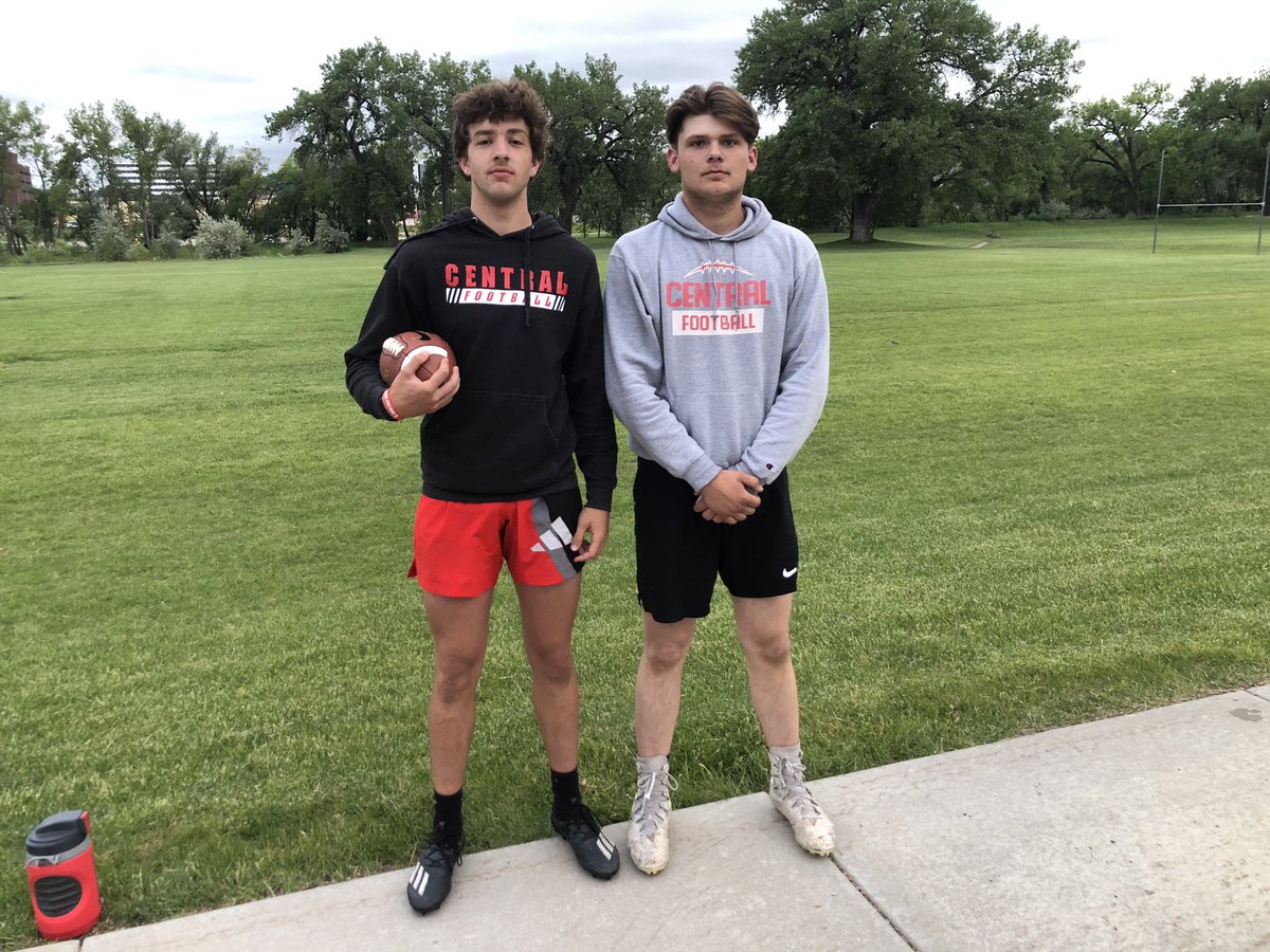 Week 1 Summer Workout Warriors of the Week!
-Ryan Wetch QB 6’4 190 class of 2024
-Alex Wells DL/OL 6’4 205 class of 2024