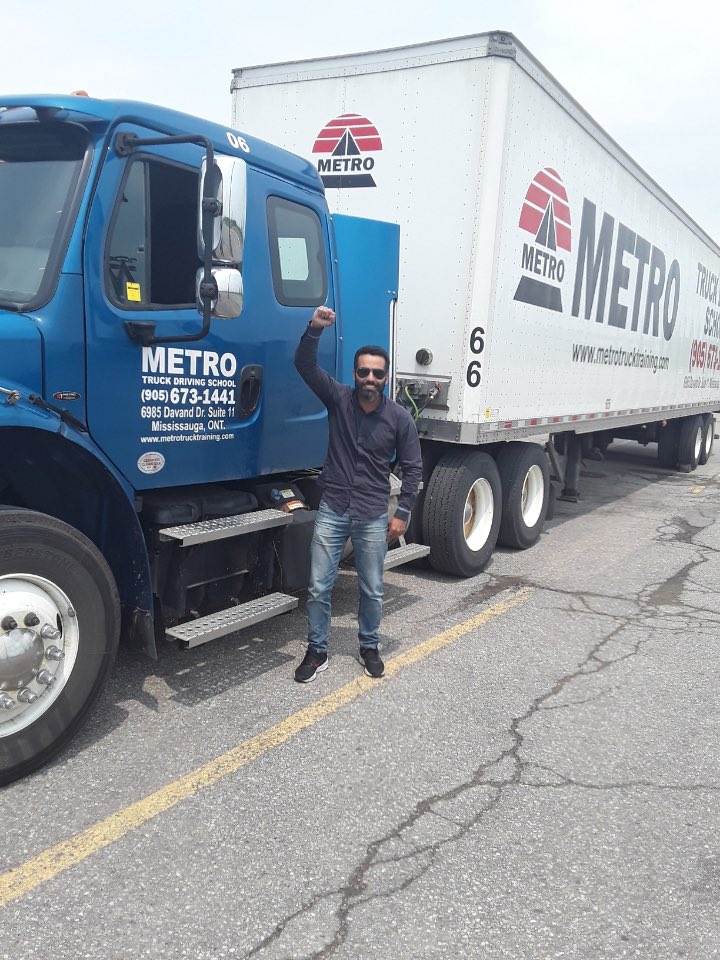 Congratulations to Tiago from Brazil 🇧🇷 on passing his class A Road Test and getting his AZ Drivers Licence!! All the best in your new career and Drive Safe! #passed #roadtest #truckdriver #trucktraining #truckdrivertraining #truckdrivingschool #drivesafe #metrotruckschool