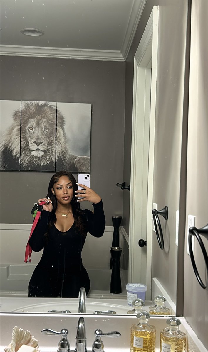 yo fav scorpio 😉🦂 tweet media