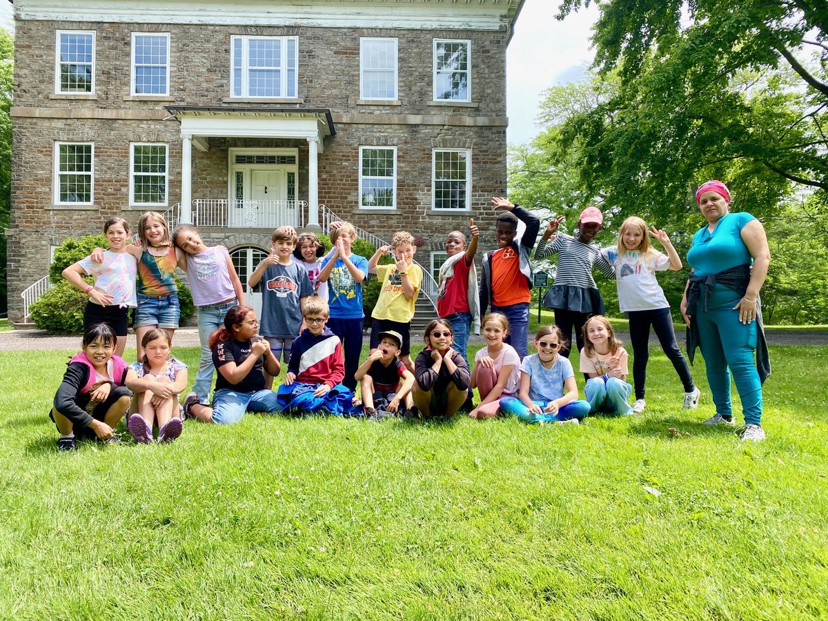 Afin de souligner le « Mois de l’histoire autochtone », les élèves de 4e année ont participé à une activité au « Love Garden » ici dans la région du Niagara!