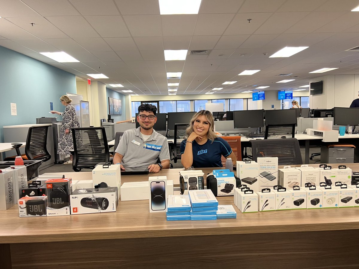 JordanSmithNTX's tweet image. Luis, @JESUSCORDERONTX, and Priscilla had a table set up for our new hires on the Business Fiber team above our #ATTEXP to assist with getting their services switched and discounts applied!! 

#lifeatatt @NTX_Market @dbustamante1210 @CaresseSimpson