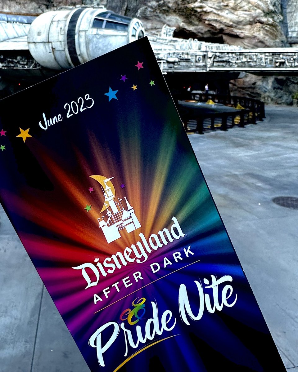 #PrideNite time! 🏳️‍🌈

#Disneyland #DisneylandAfterDark #DisneylandPark #DisneylandResort #GalaxysEdge #MilleniumFalcon #StarWars