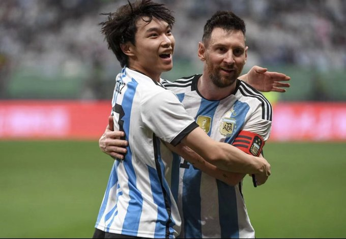 球迷巅峰😭😭😭
#messi
