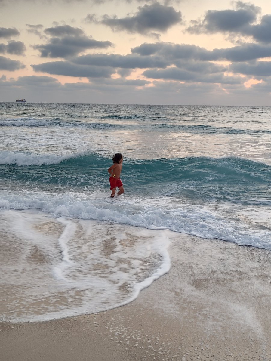 Kessem010's tweet photo. חמשישי קס"ם ים שמח! https://t.co/S292IxyxdK