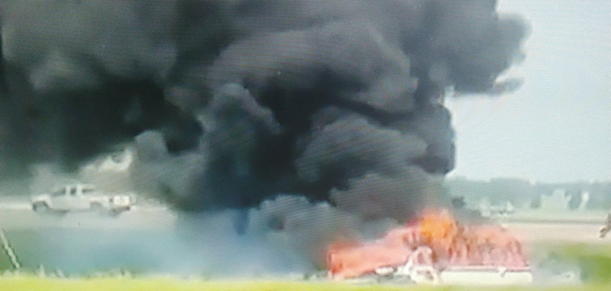 Omgggg the bus crash here in Manitoba...many must have burned to death in the bus inferno......

My God 😱😩😩😩😭😭😭😭😭🙏🙏🙏🙏🙏

15 dead but 10 more still in hospital