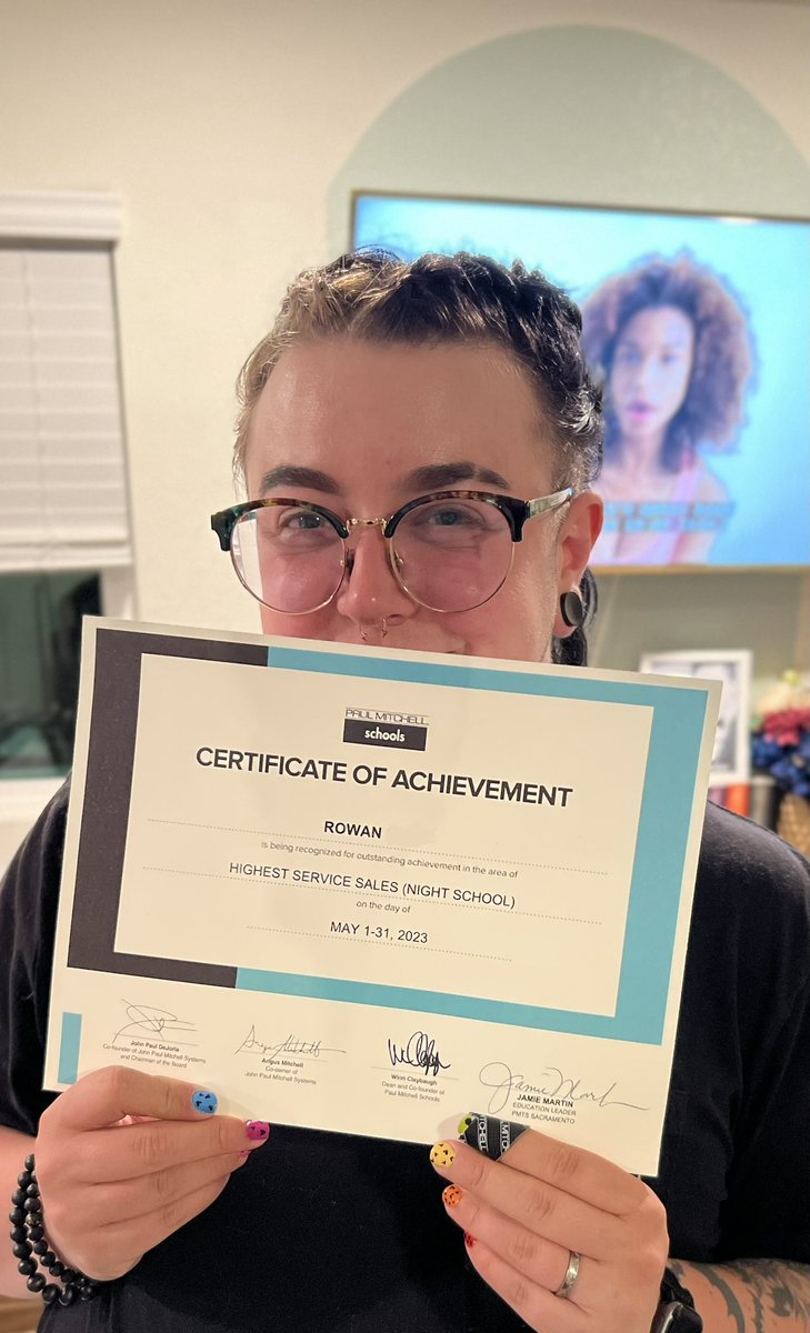 xcrimsongrave's tweet image. So I made a gofundme for the Paris trip 

This is a once in a lifetime opportunity and I know I’m going to kick my own ass if I threw the towel in and didn’t try 

gofund.me/f8e952d0