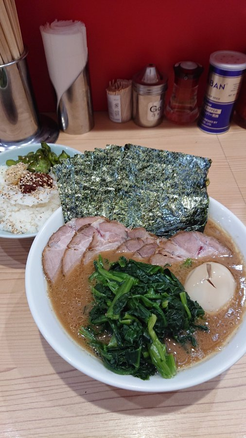 タカタカ tweet media