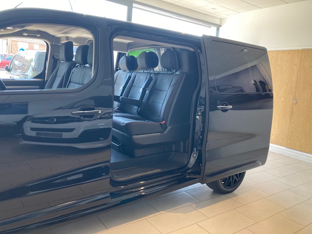 Mr Van man, bring me a dream 💭

The Vivaro GS Double Cab 6 seater is in all its glory, ready to test drive at WJ King Dartford. Financing is available, be it PCP, LP, HP, or Private Lease; we've got you covered!
Contact Paul at WJ King Dartford on 01322 227581
#commercial #vans