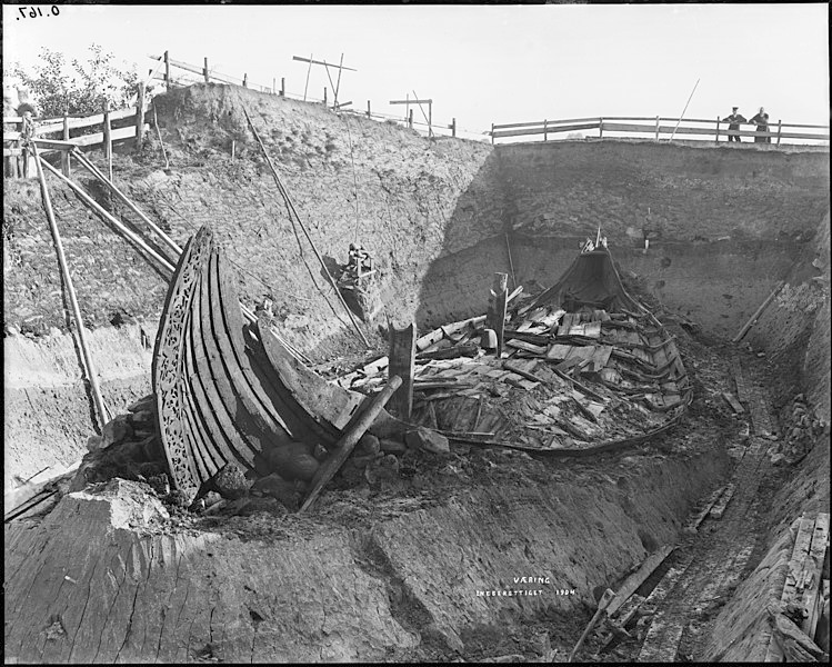 So because I'm a visual learner, I wanted to get a sense of scale for the boats used in viking graves in Scotland. We can't all be Oseberg (21.5m or 71' length - a ship, not a boat). Let's dive in⏬