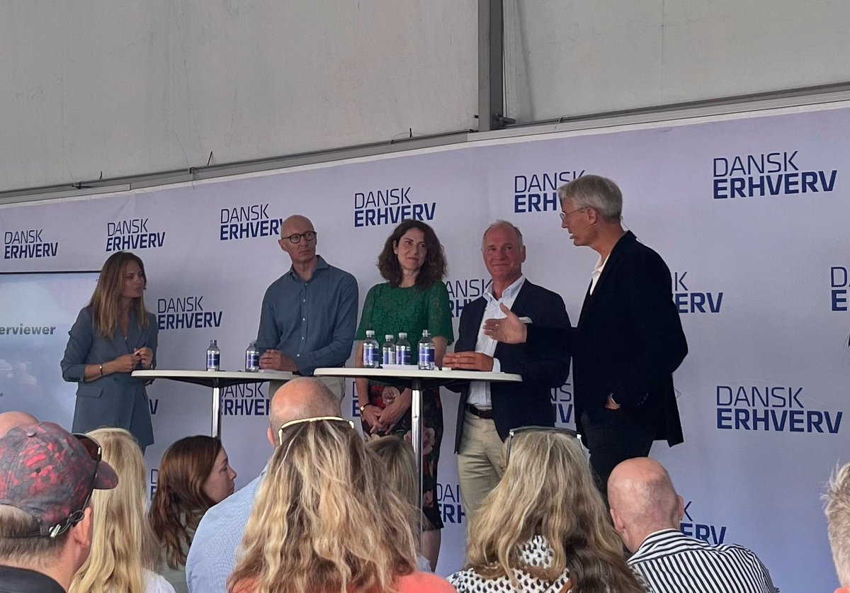 “Den måde vi behandler udlændinge på i 🇩🇰 er ikke god nok. Og det kræver faktisk ikke en tilladelse fra EU at ændre på det.” - <a href="/AaboGitte/">Gitte Aabo</a> høster kæmpe bifald til top CEO-debat i <a href="/DanskErhverv/">Dansk Erhverv</a> telt til #fmdk23 #dkbiz