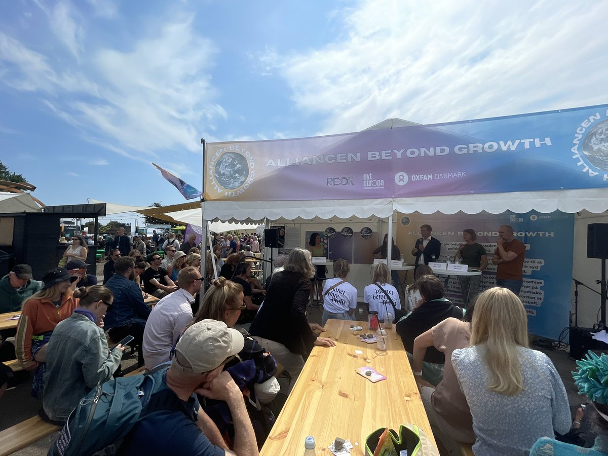 Godt dette telt står helt centralt på <a href="/Folkemoedet/">Folkemødet #fmdk</a>.

For økonomisk vækst i Vesten kan ikke fortsætte indenfor de planetære grænser.

Det rykker tættere på centrum i den offentlige debat. Vi står i en ny virkelighed og har brug for en ny troværdig samfundsfortælling. #dkpol