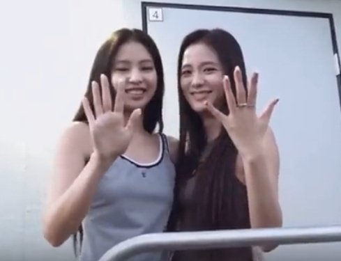 Congratulations JENSOO 💍 

😂😂😂

#JENNIE #JISOO