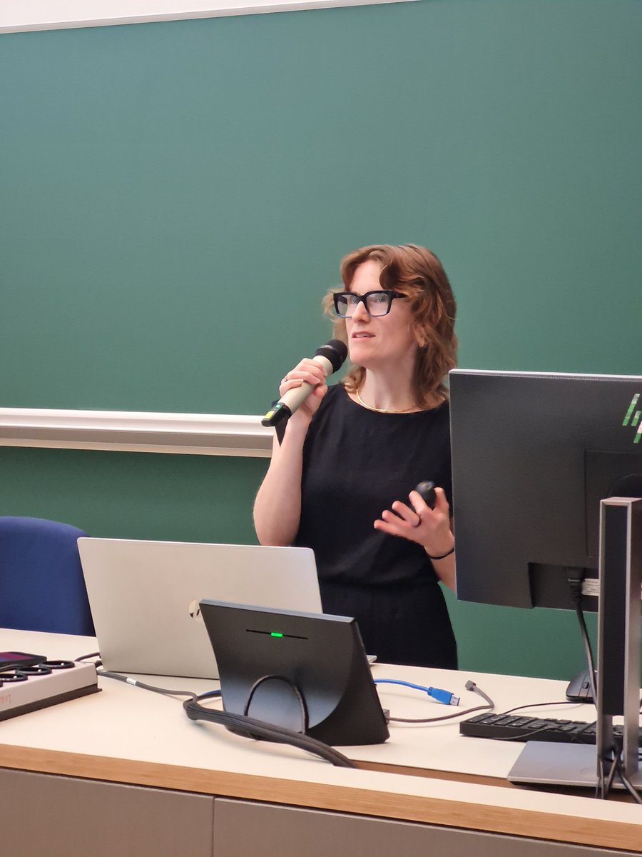 <a href="/biomedethics/">Prof. Ainsley Newson 💉💉💉💉💉</a> giving a lecture today at <a href="/KU_Leuven/">KU Leuven</a> <a href="/CBMER_KULeuven/">Centre for Biomedical Ethics and Law - KU Leuven</a> @dphpckuleuven on #ethical aspects of #genomic #Newborn #screening
