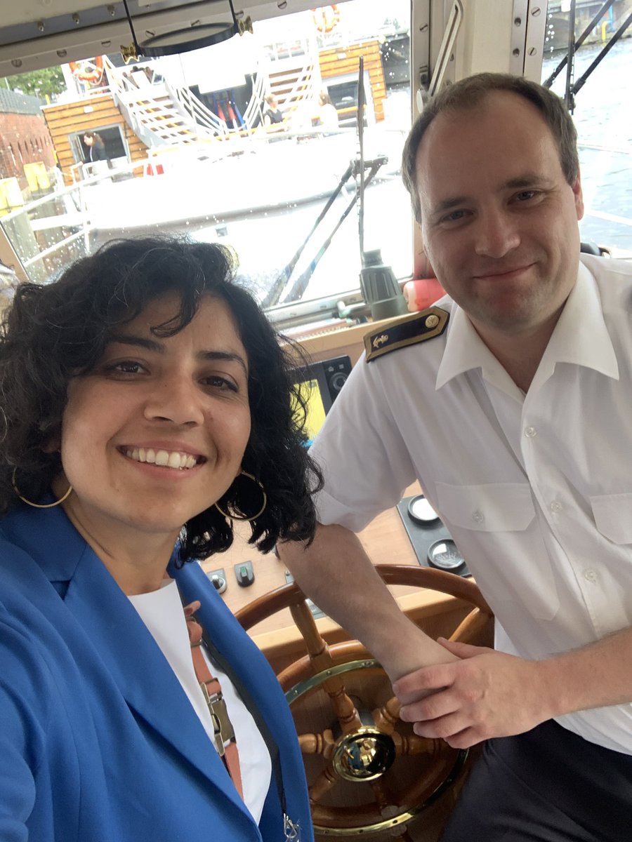 tati_mnz's tweet photo. Special shoutout to the people behind the scenes. They run all these great events and are my silent heroes. Thank you! @CreatBureauFest
#CBF23 https://t.co/QJYVllmLHw