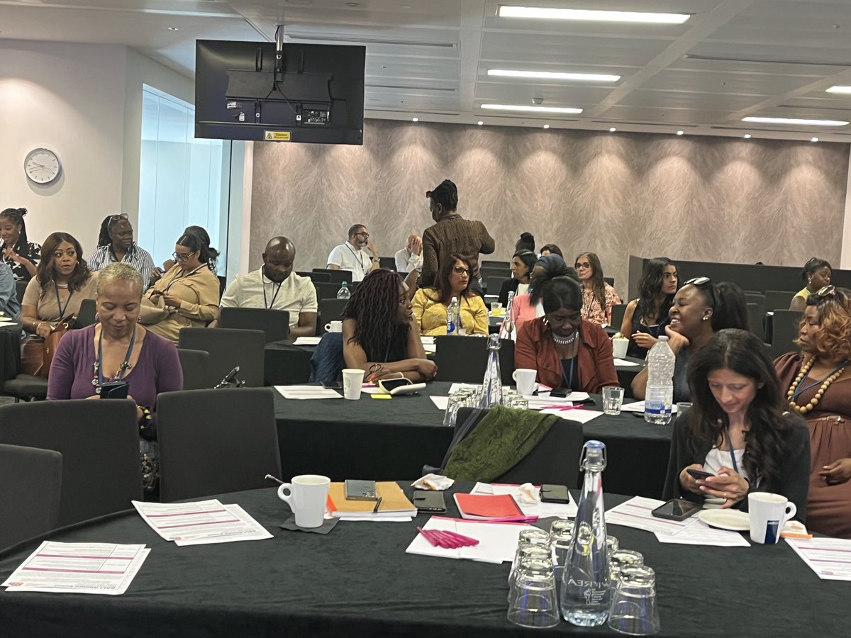 Very excited to be at the start of the ⁦<a href="/staff_college/">The Staff College</a>⁩ BALI Alumni event . The buzz is unbelievable!