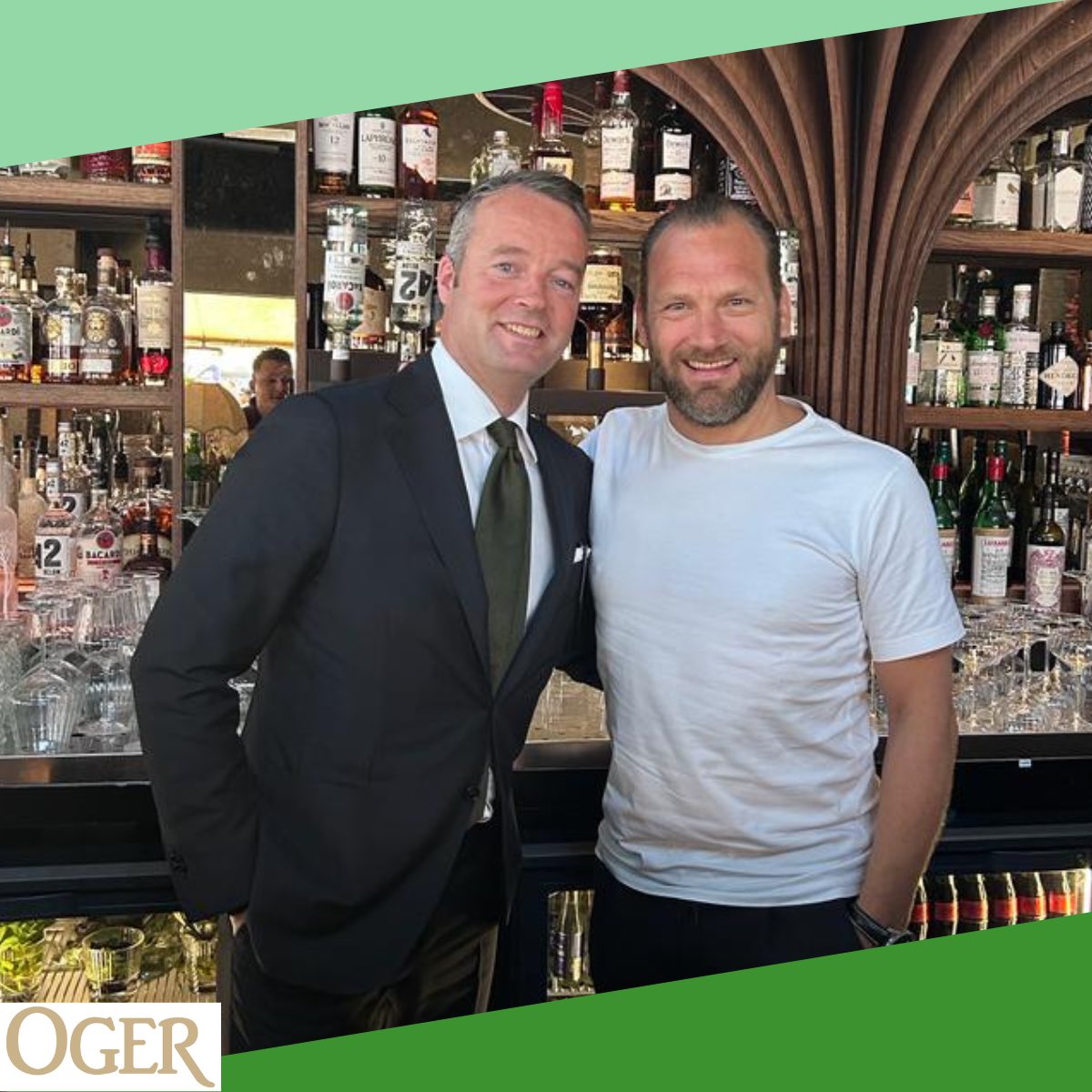 Reis naar Napels voor winnaar Rotterdamse Ondernemersprijs Herman Hell. In het atelier wordt hier een maatpak aangemeten. Aangeboden door samenwerkingspartner OGER