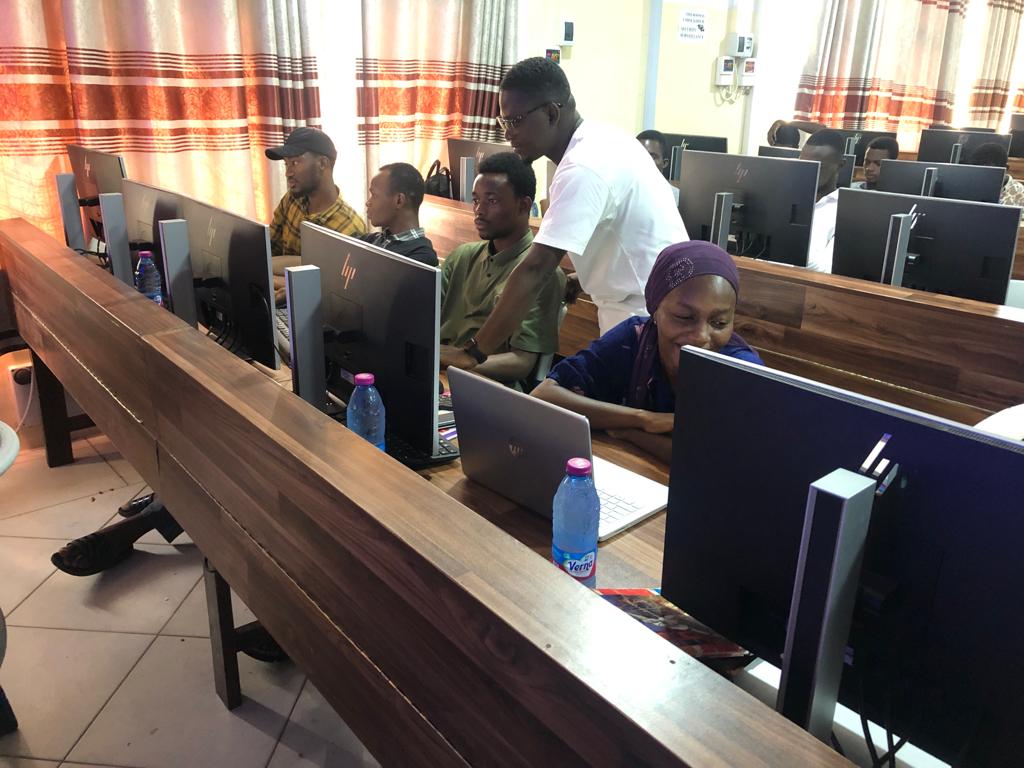 mohammadulawal's tweet photo. This week, the Executive Director of @dagbaniwiki, @Sadike25, and colleagues led the official launch of @KNUSTGH's Wikipedia Club. It was an exciting moment for the participants who had created their Wikipedia accounts and tried their hands at creating articles for the first time https://t.co/IpDXK7u7Kl