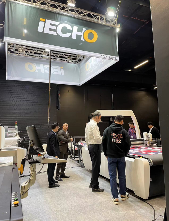 DavidCh30647242's tweet photo. The time of distance is finally over. At interzum 2023, the entire supplier industry will once again come together to jointly design solutions for current and future challenges.
https://t.co/fxZY4tsyv9 
#IECHO #3dprinting #CuttingMachine #CuttingSystem #DigitalCutting https://t.co/n3YYrqNwR2