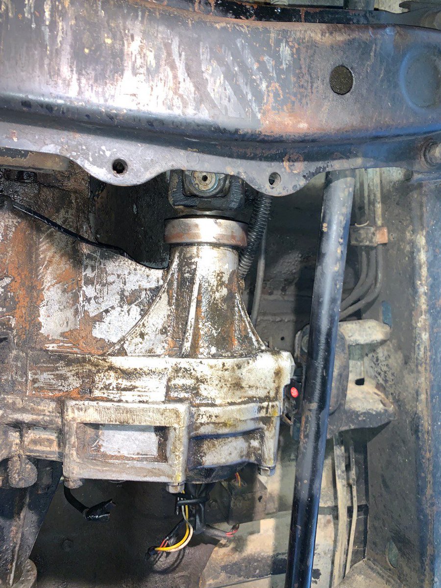 jkrckmintern's tweet photo. Rabu 7/6/2023

- Melakukan ujian VTL bagi kenderaan Jabatan Kimia
- Memeriksa kenderaan Jkr setelah dibaik pulih ( leaking in gearbox)
@EnCiK_JM1
@JKRCKMKedah
#internfebjun2023 
#ckmkedah https://t.co/eWnxf0GjCy