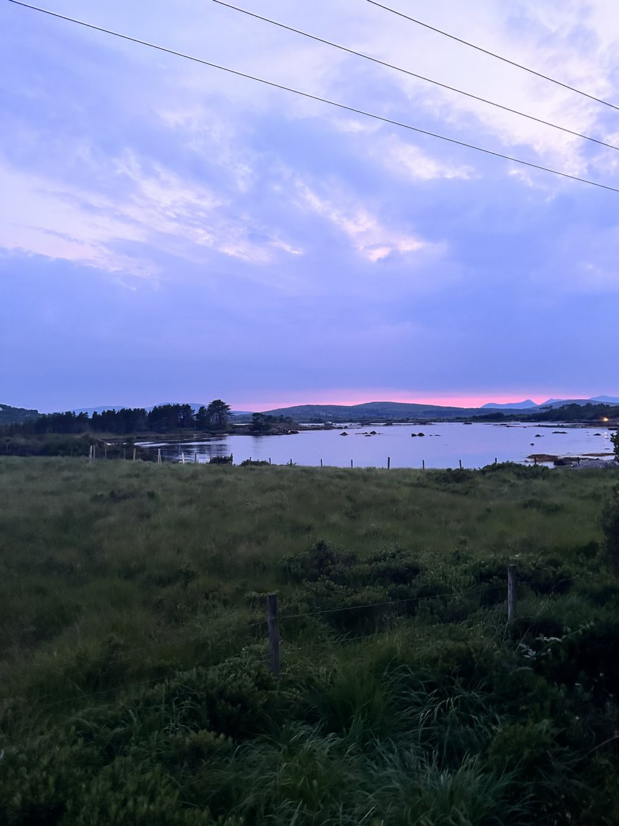 spleodar's tweet photo. Luí na Gréine i gConamara. #samhradh #deireadhanlae https://t.co/7NDB4Z8SVb