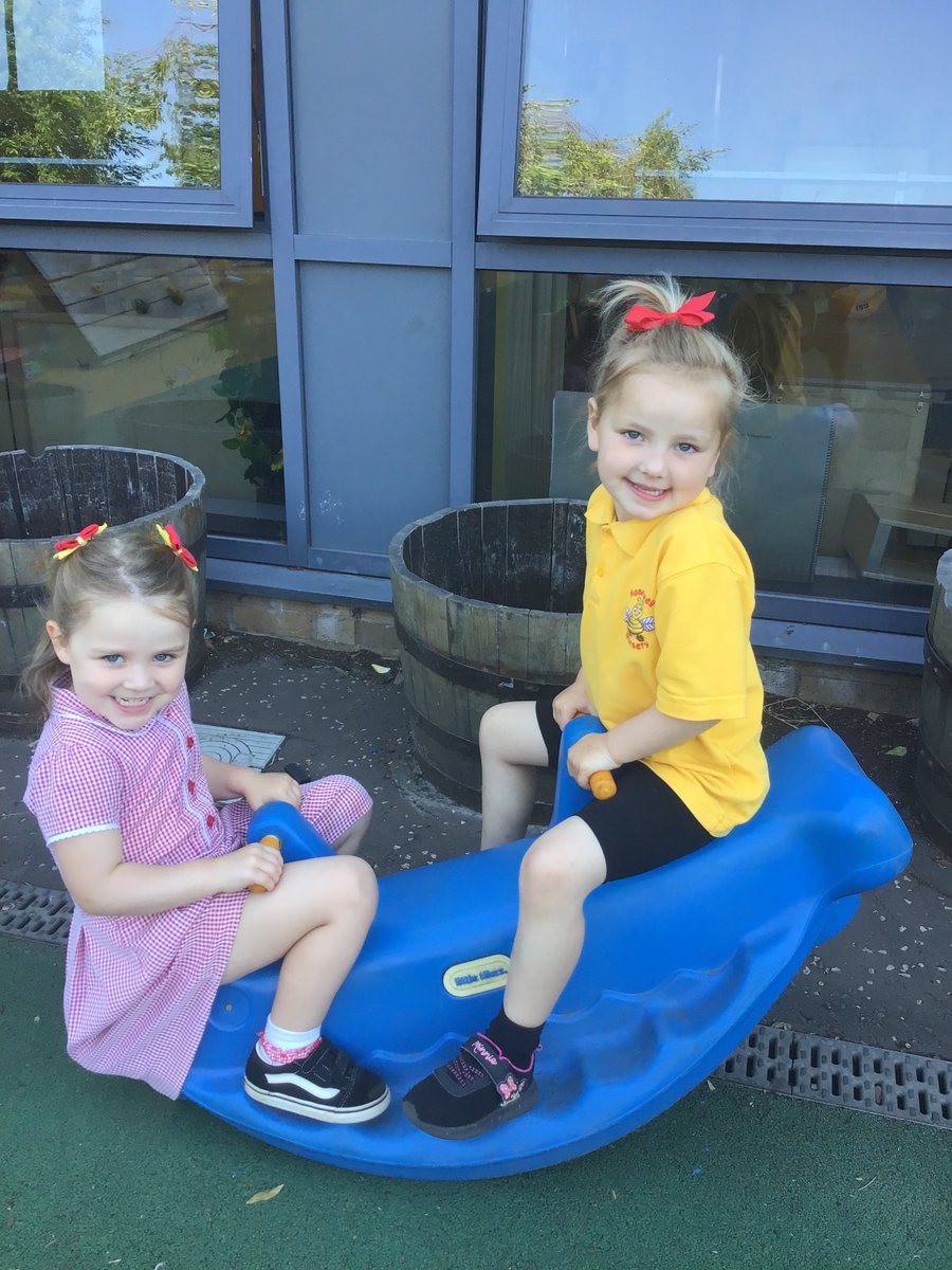 Honeywellnurs's tweet image. Fun outdoors with our friends 😎🌈❤️ #buildingfriendships