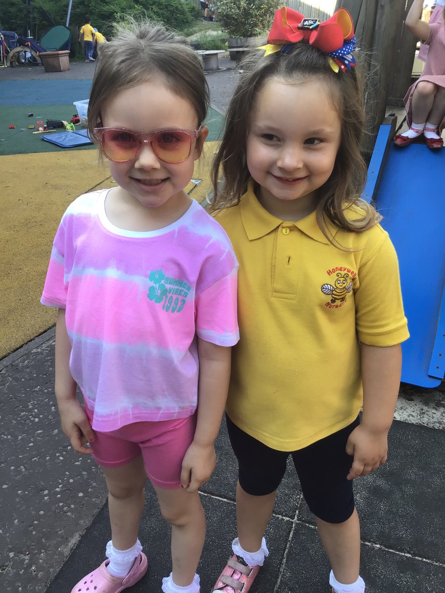 Honeywellnurs's tweet image. Fun outdoors with our friends 😎🌈❤️#buildingfriendships