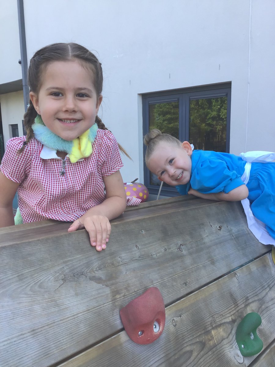 Honeywellnurs's tweet image. Fun outdoors with our friends 😎🌈❤️#buildingfriendships