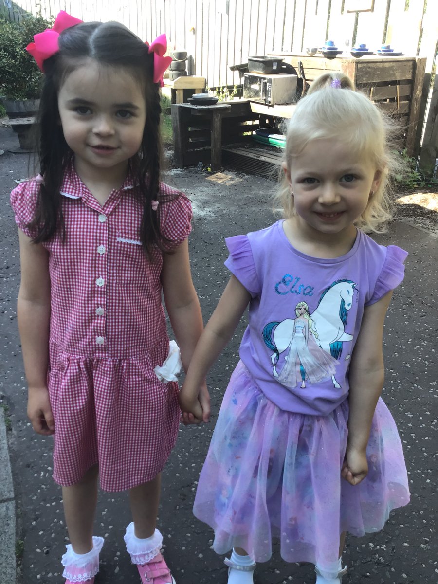 Honeywellnurs's tweet image. Fun outdoors with our friends 😎🌈❤️ #buildingfriendships