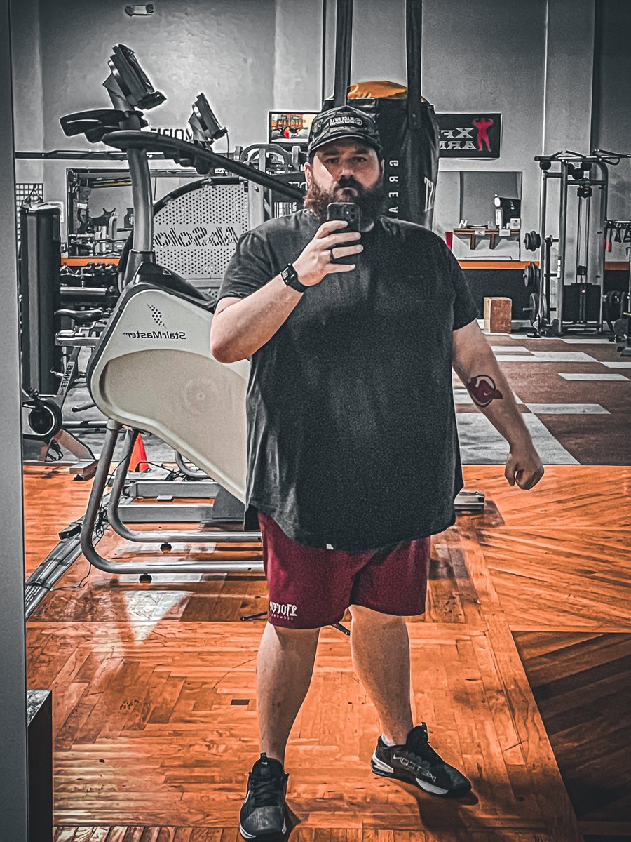 Been absolutely mentally checked out the past few days but I’ve been pushing through to still get my workouts in ! #gym #fitnessjourney #norsepagan #pushyourself #mensmentalhealthawareness