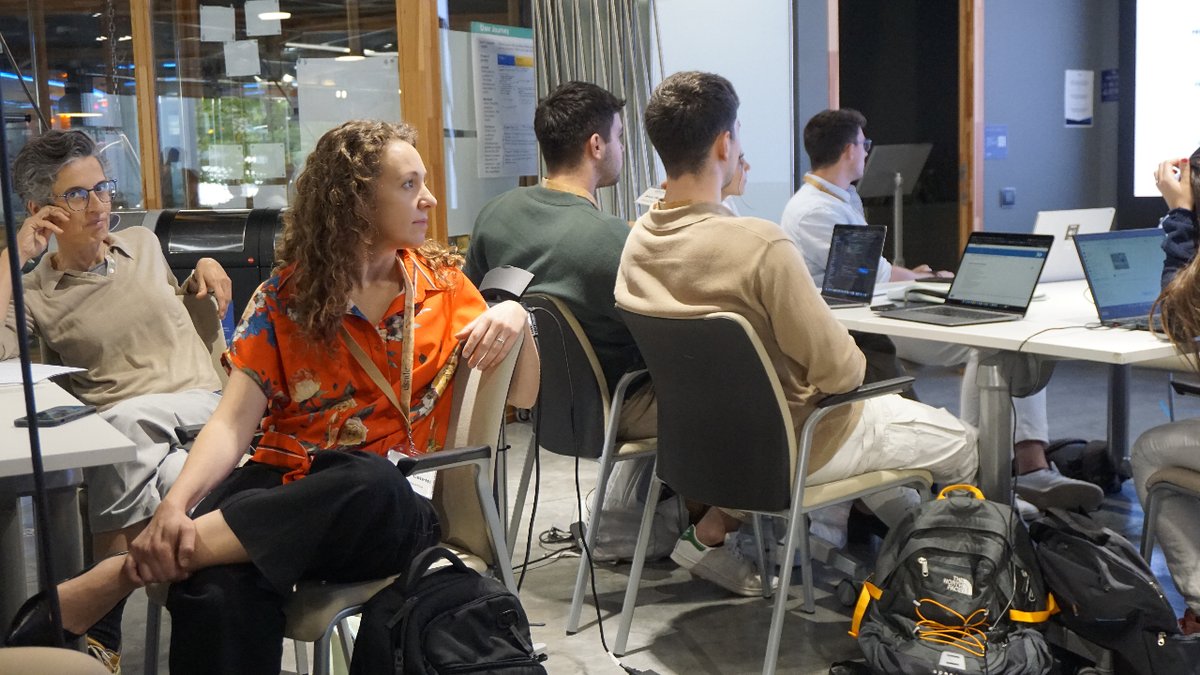esadeEEI's tweet image. On the last day of the #eWorksBootcamp23 Davide Rovera (Esade & eWorks) led a workshop on validation & #LeanStartup empowering & enabling our participants to validate their ideas efficiently and make data-driven decisions.
Time to validate and iterate! #ValidationProcess