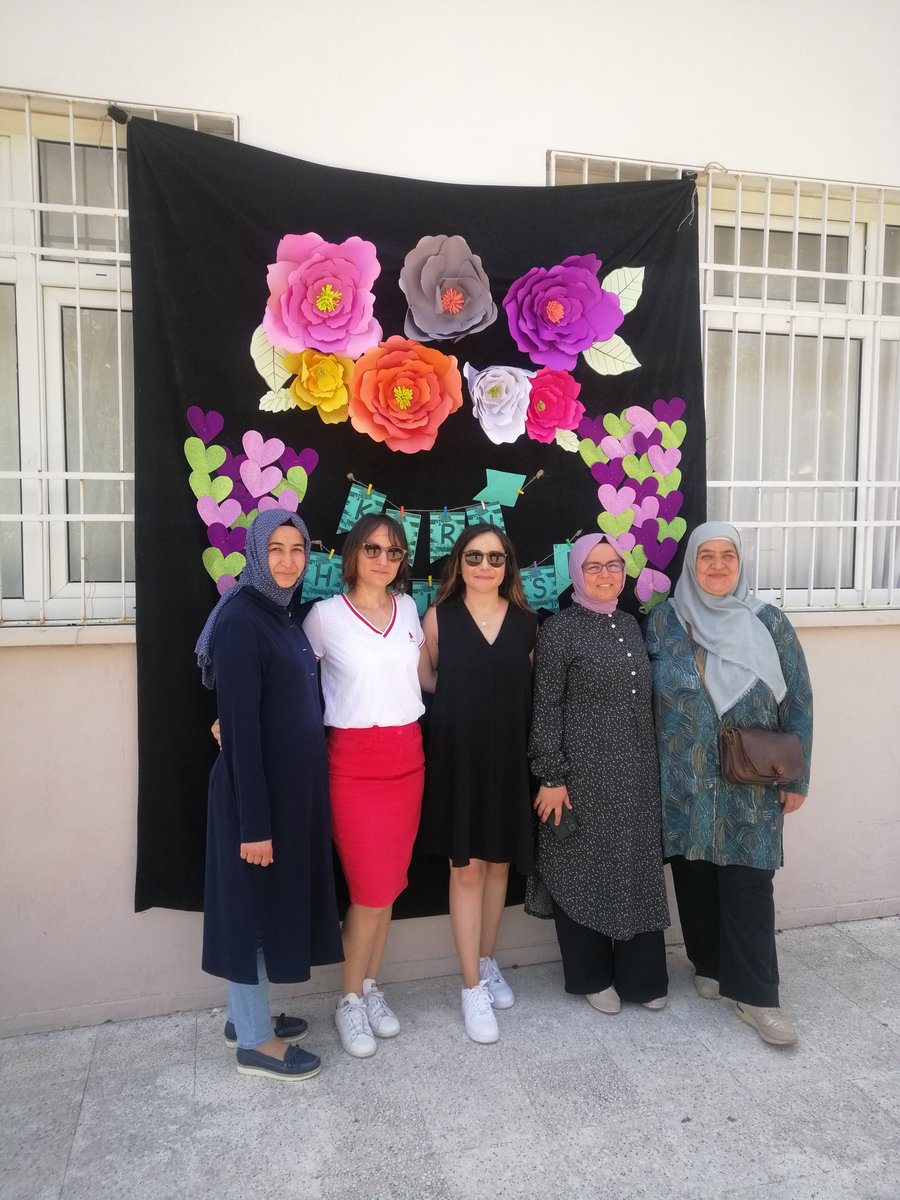 EsenpinarOO's tweet photo. 2022-2023 EĞİTİM-ÖĞRETİM YILI BAŞARILIYLA SONA ERMİŞTİR. İYİ TATİLLER... https://t.co/2N2yO6BXQp