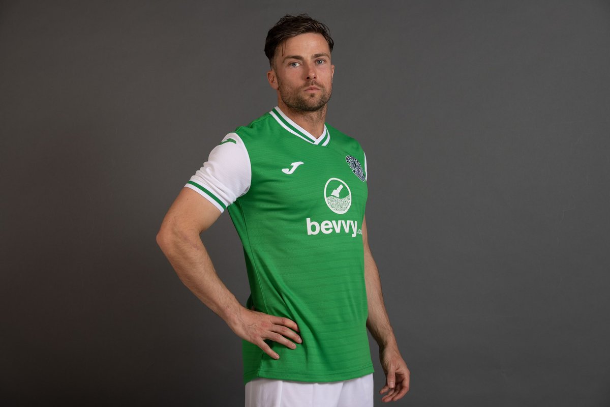 TheHibsRamble's tweet photo. Thoughts on the new home kit, Ramblers? 👕 

🥬 https://t.co/qVv7bI2tFa