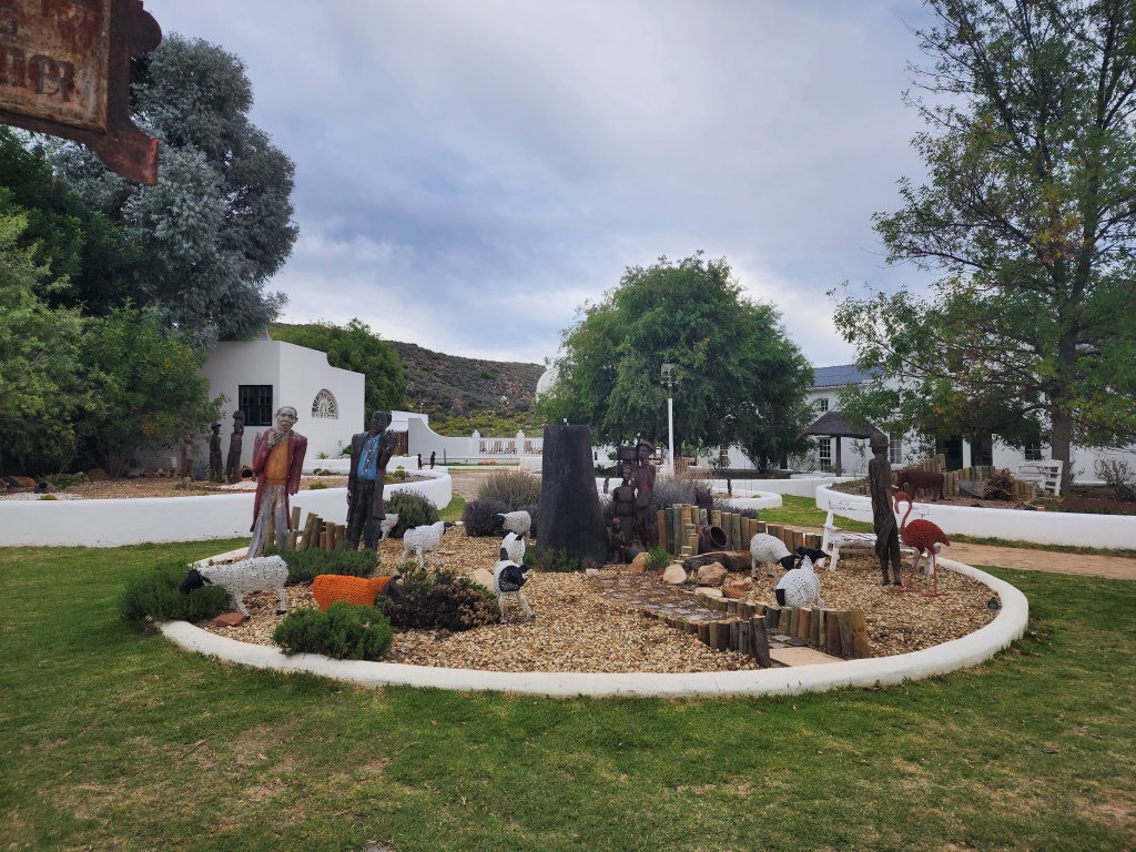 Andre24Social's tweet image. One of the unique features of Karoo1 Hotel Village is the wire statues of animals scattered throughout the property.

Hotel Enquiries: info@karoo1.com
Reservations: bookings@karoo1.com
Call: 023 358 2131

#accommodation #travelgram #luxury #vacation 

socialmediacapetown.wordpress.com