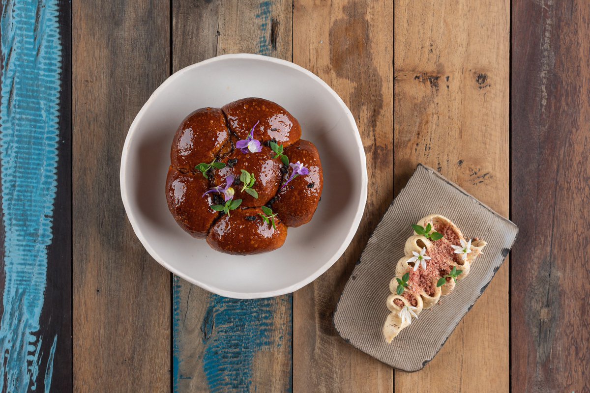WoodRestaurants's tweet image. Bread and Butter

The perfect start to any meal….

Simple and delicious @SimonJWoodUK 

#bread #breadmaking #breadandbutter #butter #butterbutter #woodmanchester #wood #woodmcr #firststreet #mood #wood