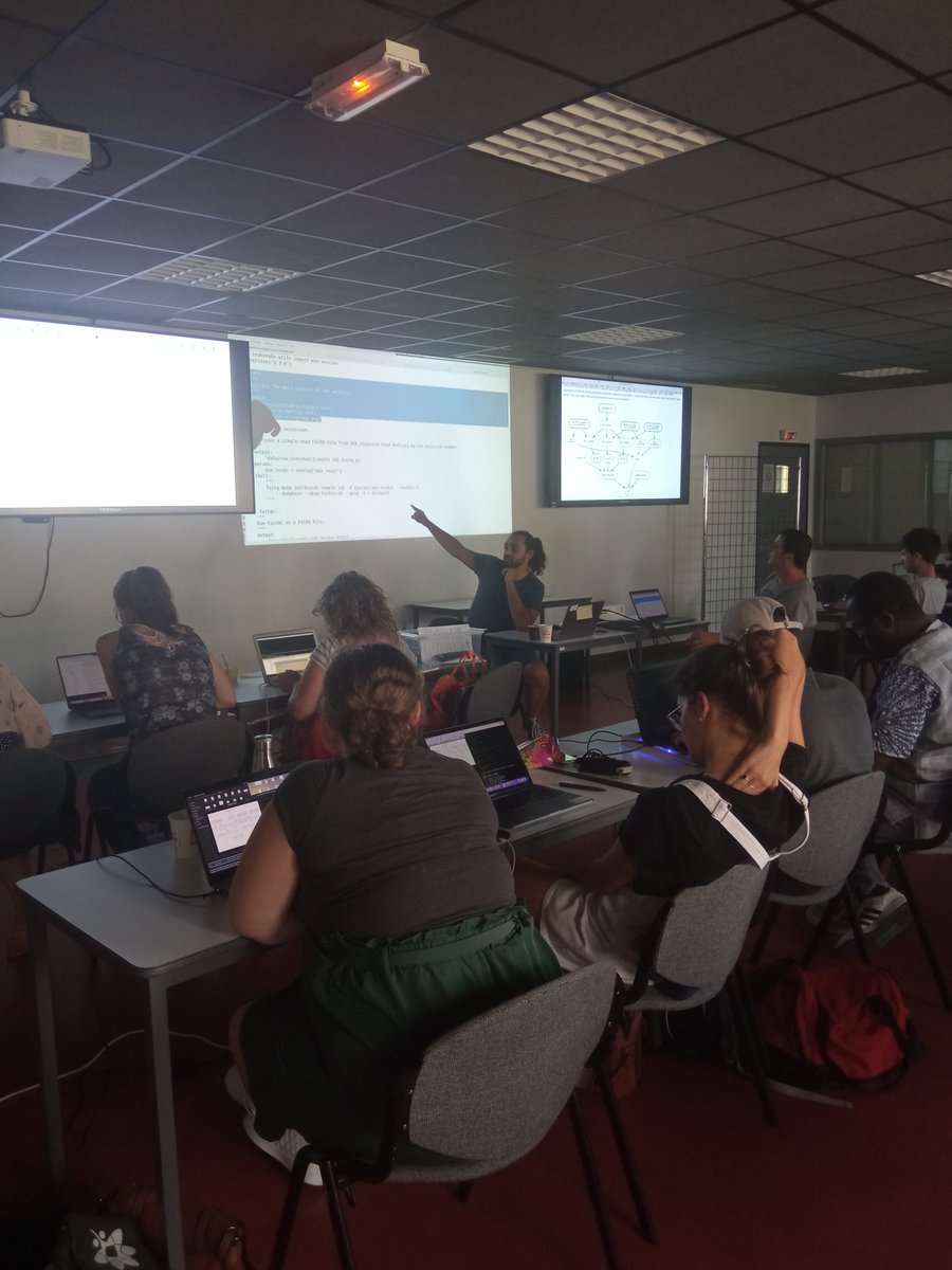 green_bioinfo's tweet photo. Hier deuxième jour de formation science  reproductible  🤩#snakemake  avec Nicolas Fernandez @transvihmi et Gautier Sarah @AgapInstitut et début de #docker 👍 avec @Aurore_Comte @PHIM_research et @JulieOrjuela  @LabDiade 🔥 https://t.co/qFrZmrukbt