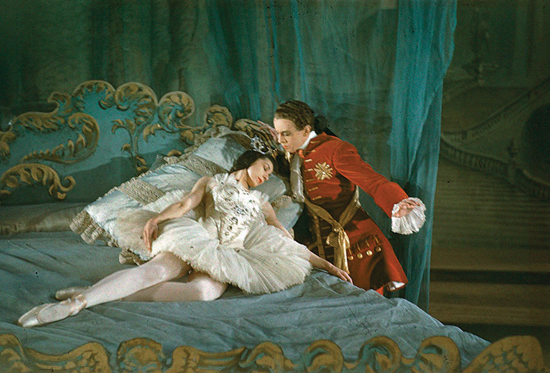 The ballet that woke up post-war Britain apollo-magazine.com/oliver-messel-…