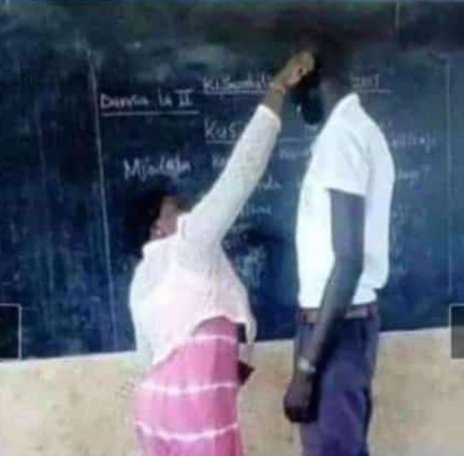 IamCarolPrimah's tweet photo. But some teachers can risk😂 https://t.co/WWQRPbnU0F