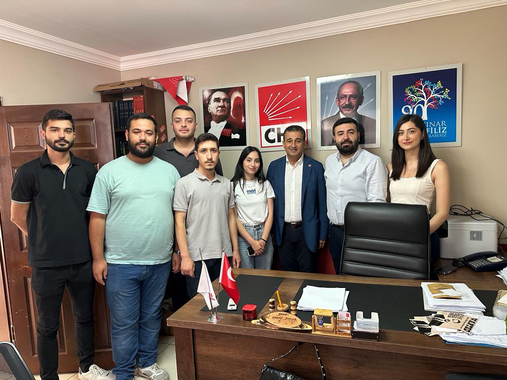 Seyhan İlçe Başkanlığımızı ziyaret ettik. iİçe Başkanımız Ahmet Dardağan, Kadın Kolları Başkanımız Dilek Özcan ve Gençlik Kolları Başkanımız Orkun Parsak ve örgütümüzle bir araya geldik.