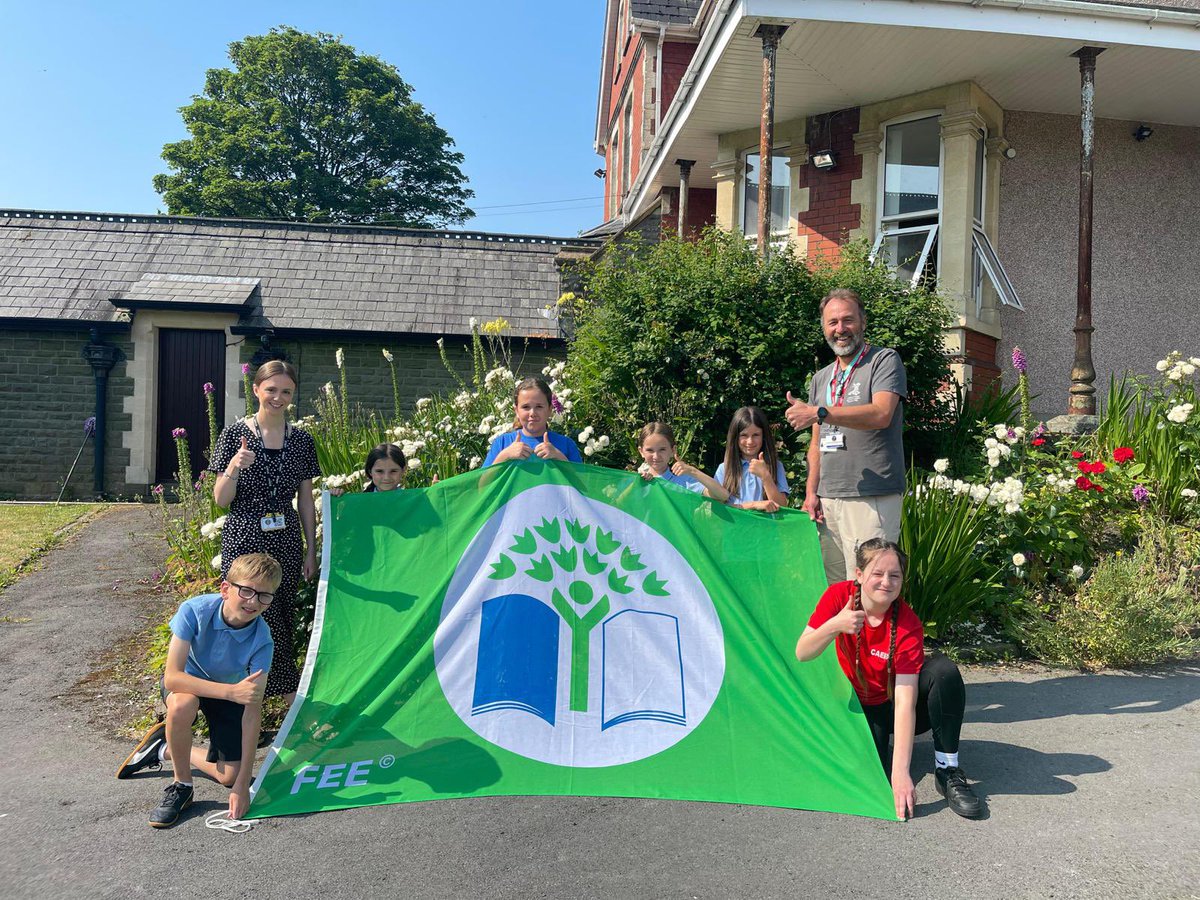 stmarypatrick's tweet image. Eco School Award! Go Team STMP another successful Flag rewarded! @EcoSchoolsWales @CSCJES