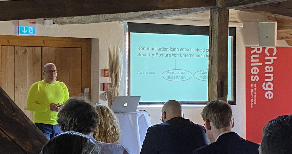 cckiefer's tweet photo. Hauke Gierow von Wire zur #Krisenkommunikation als eine der entscheidenden Maßnahmen bei #Cyberangriffen. Damit Kommunikation im #Notfall wirksam funktioniert, bedarf es zahlreicher präventiver Arbeitsschritte im Vorfeld. #DBC23 https://t.co/bbY8ceiVDv