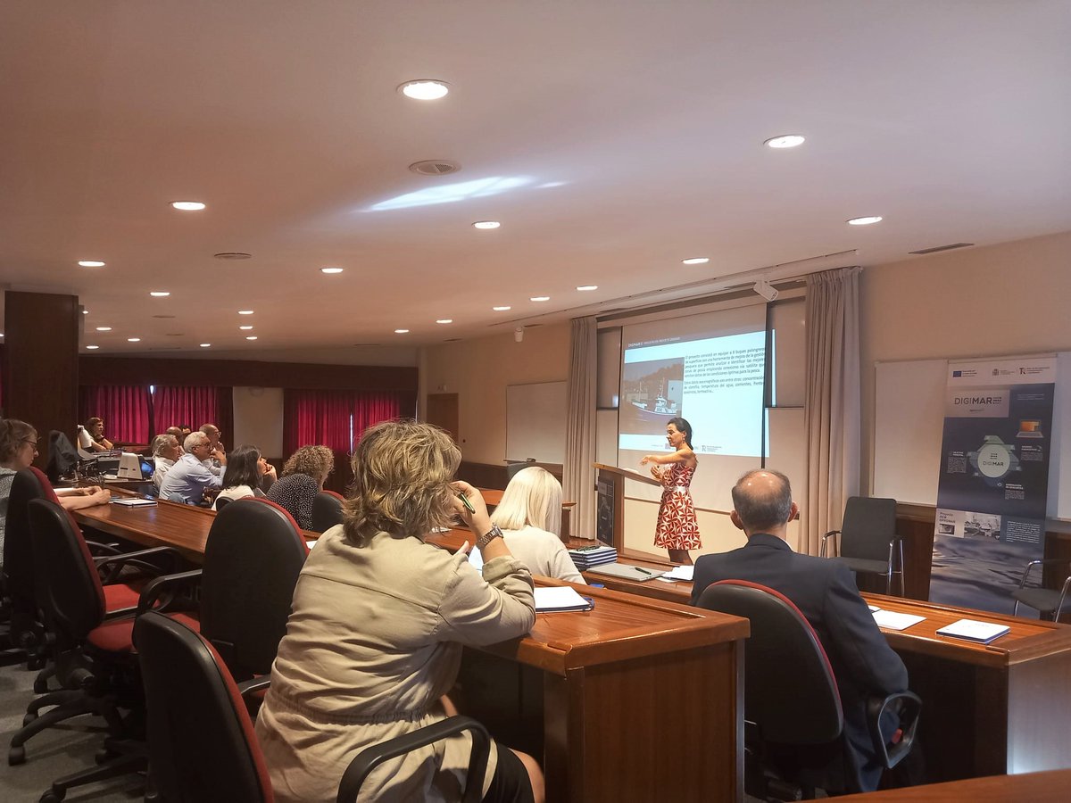 Opromar1's tweet image. Hoy celebramos en Marín una jornada sobre el proyecto #DIGIMAR, mediante el que ocho buques palangreros de OPROMAR están instalando y validando una herramienta que permite visualizar información oceanográfica y analizar las condiciones para identificar las mejores zonas de pesca.